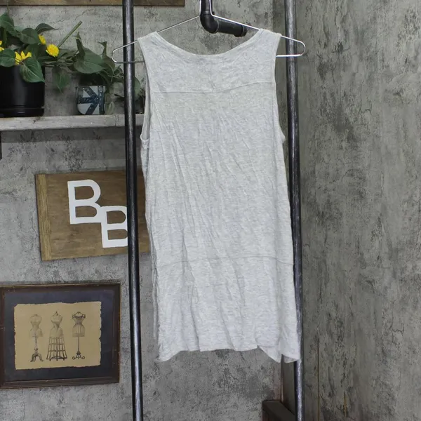 NWT Pink Rose Juniors Side-Slit Handkerchief-Hem Tank Top Gray XS - Image 3