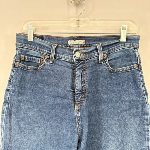 Levi's Women's 512 Perfectly‎ Slimming Straight Leg Jeans Medium Wash Size 10 S - Image 4