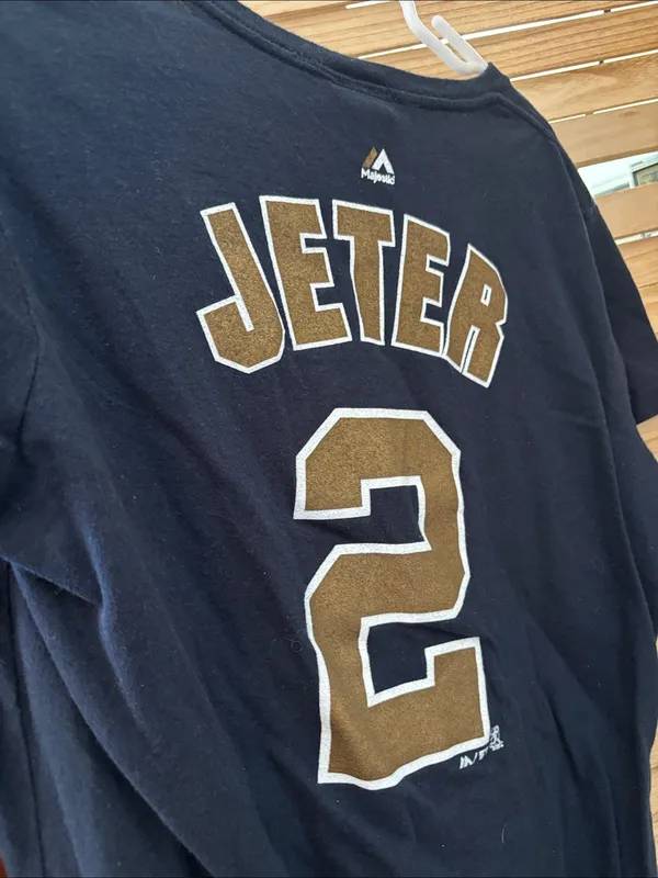 Majestic Ladies Yankees Jeter Navy Tee with Metallic Logo Large - Image 4