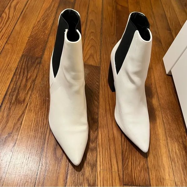 Lulu's Women's Size 9 Cecy White Pointed Toe Ankle Booties Pull On Black 3" Heel - Image 5