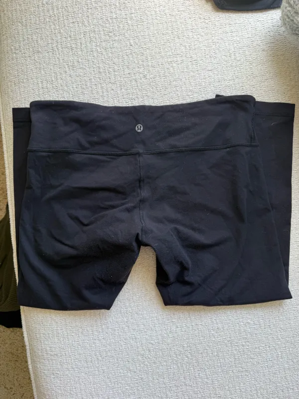 Lululemon Wunder Under Cropped Black Leggings - Image 3