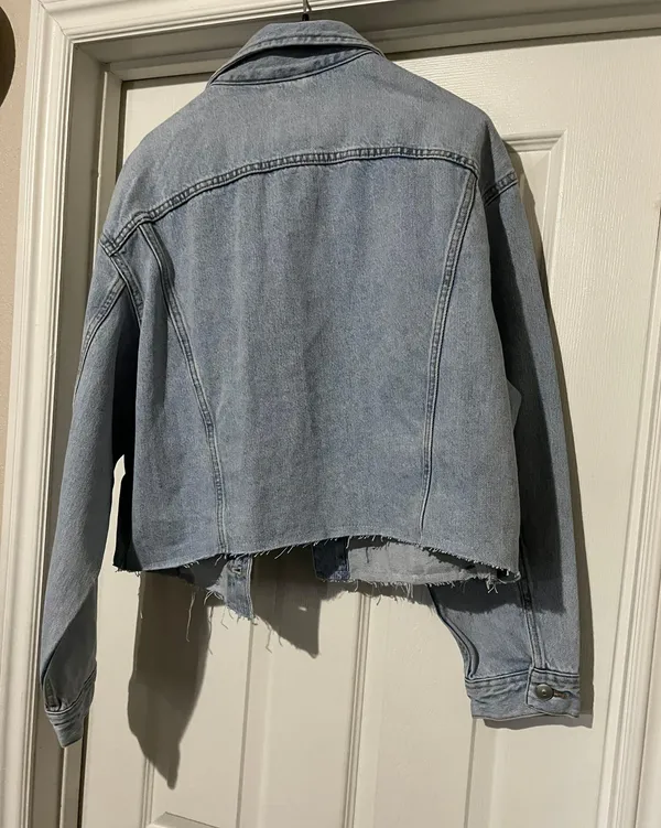 NWT  Women's Light Blue Denim Jacket - Image 3