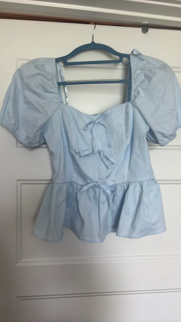 Light Blue Blouse Francesca's with bow - Image 2