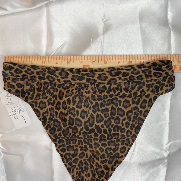 Dippin' Daisy's Women’s Animal Print Ultra High Waist Bikini Bottoms Size Medium - Image 6