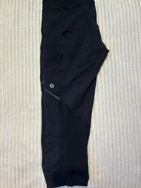 Lululemon Capri Leggings - Image 3