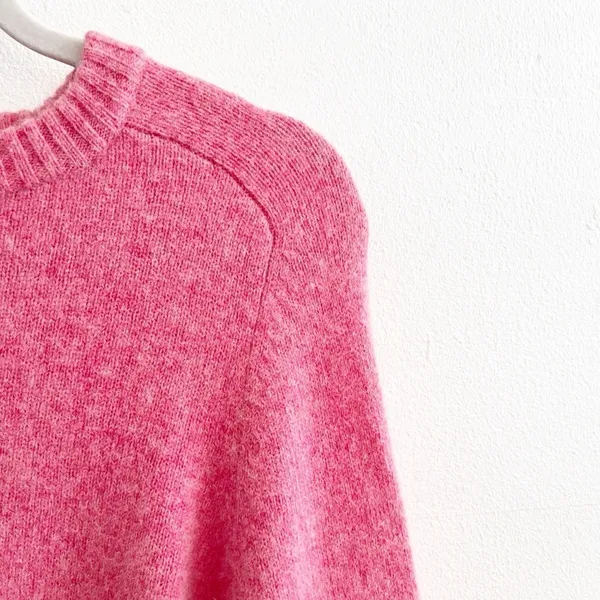 NEW H&M WOOL Sweater Medium Crew Neck Long Sleeve Ribbed Hem bubble gum pink - Image 7