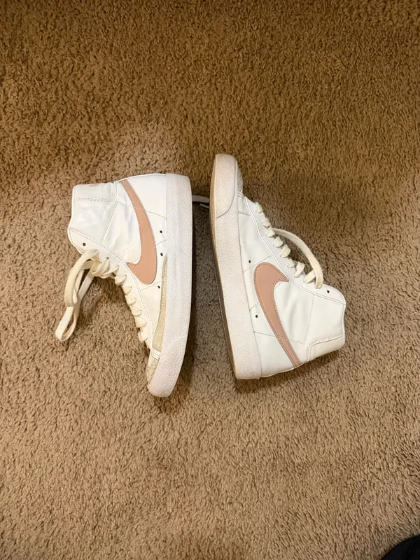 Nike pink blazers size 6 - Image 2