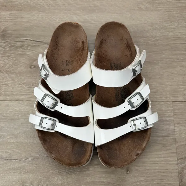 Birkenstock Birki’s Florida Birko-Flor sandals in white - Image 4