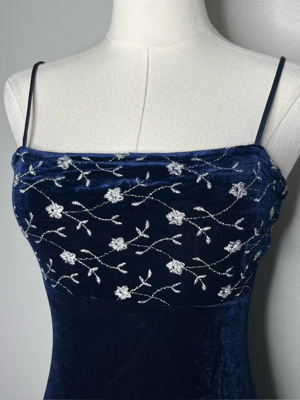 90s Vintage Roberta Navy Blue Velvet Silver Embroidered Evening Gown Whimsigoth - Image 5