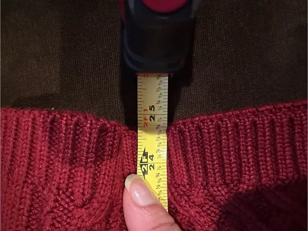 Dark Red Classic Cable Knit Crewneck Sweater. Thick Heavy Material Sz S - Image 11