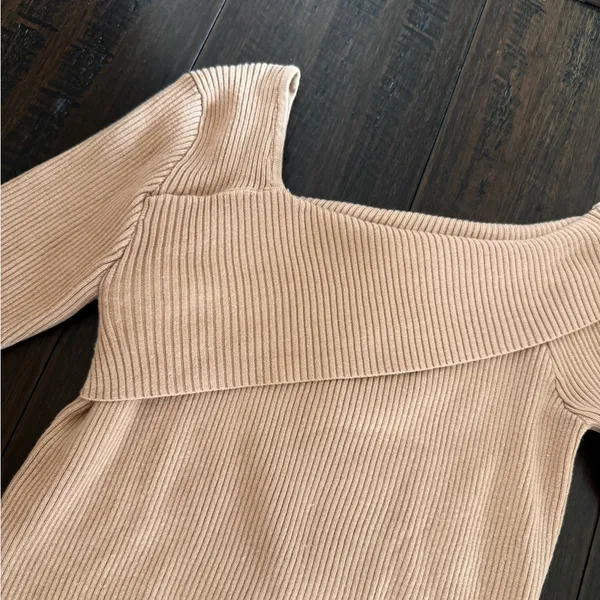 One-Shoulder Ribbed Asymmetrical Knit Top in Camel Brown Size S - Image 5