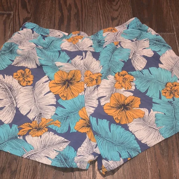 Patagonia floral shorts with pockets size large - Image 6