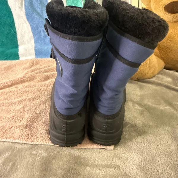 Kamik Winter women Snow Boots size 8 - Image 3