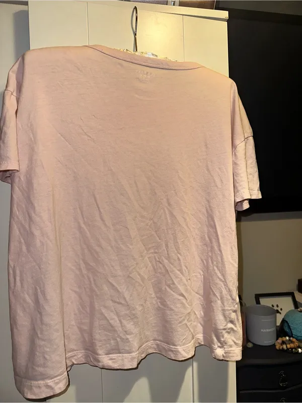 Old Navy Holiday Graphic T-Shirt- Very Merry - Image 3