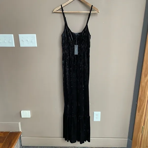 NWT Romeo + Juliet couture Velvet Maxi‎ Dress in Black Size Medium - Image 3