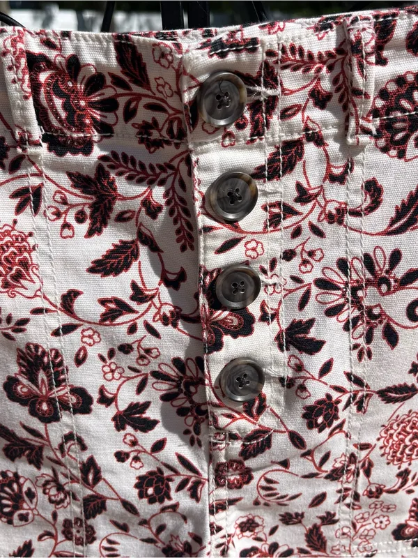 LOFT Floral Print Stretch Cotton Button Front Slash Pocket 4” Shorts Size 0 - Image 3