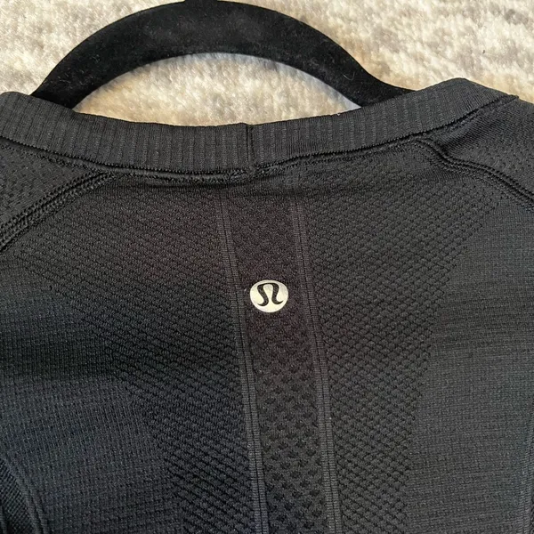 Lululemon Swiftly Tech Short Sleeve - Image 8
