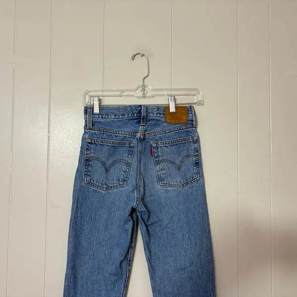 Levi’s Wedgie Straight Jeans Women’s Size 24 High Rise Distressed Raw Hem - Image 6