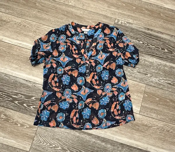 Christopher & Banks Sz M Sheer Floral Blouse Navy Blues Pinks White - Image 5