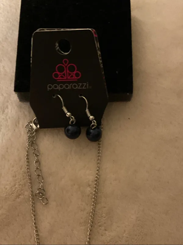 paparazzi Silver-Tone Navy Center Halo Necklace with Matching Bead Earrings - Image 2