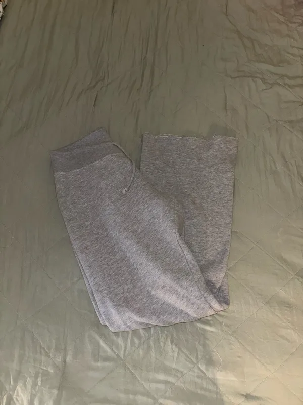 Brandy Melville Sweatpants - Image 3