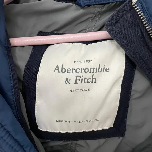 Abercrombie & Fitch Down Puffer Blue Jacket with Fur Trim Hood Size M Winter - Image 3