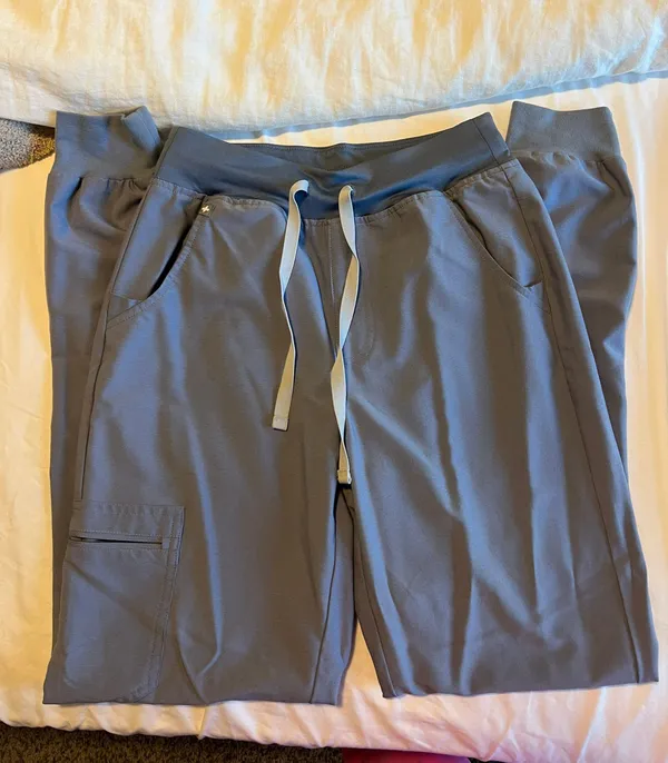 FIGS Scrubs Set - Image 3