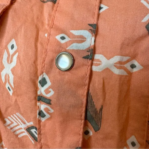 Wrangler Women’s Western Casual Shirt w/ Pearl‎ Snaps Peach Aztec Print Medium - Image 4
