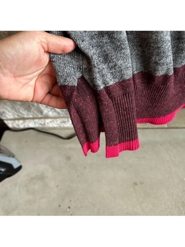 GAP turtleneck sweater gray pink snap neckline - Image 5
