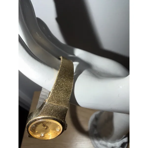 Vintage Seiko Womens Watch 20mm Dial Gold Tone 8Y21-0020‎ Needs New Battery - Image 2