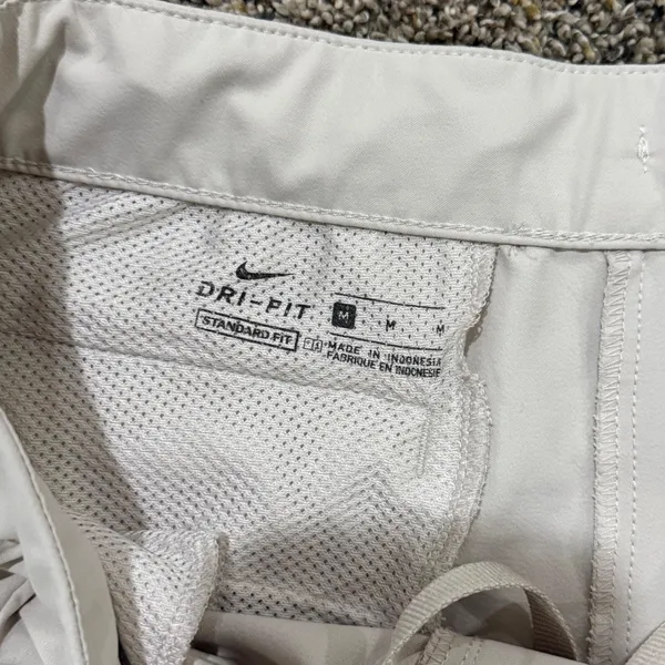 Nike Dri-FIT Womens Golf‎ Shorts beige Standard Fit Size Medium Athletic - Image 2