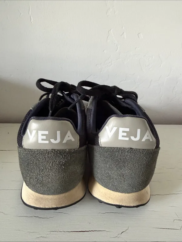 VEJA Rio Branco Sneakers Womens 8 Black Gray Suede Mesh Retro Running Shoes - Image 5