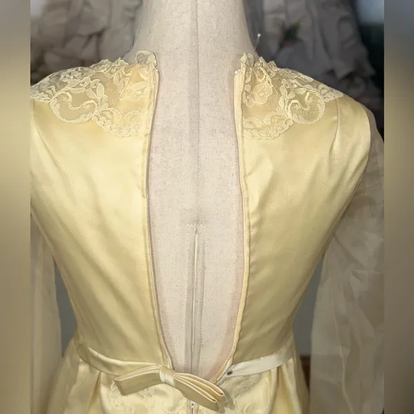 Gorgeous Vintage 1960s Ivory Sheath Wedding Gown - Image 10