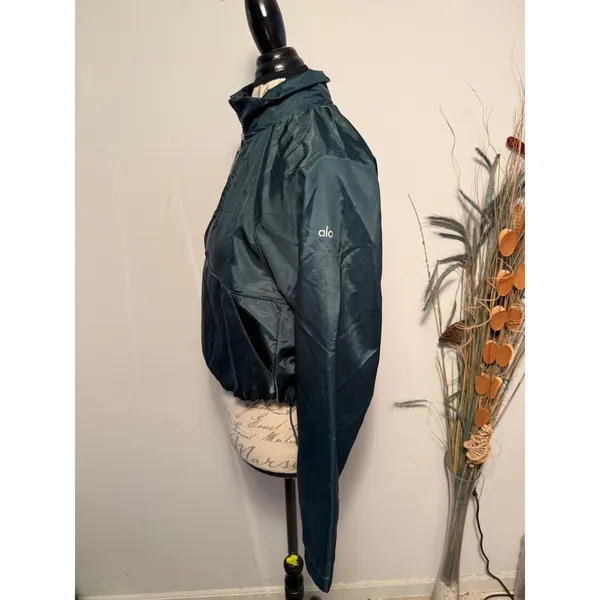 Alo Yoga afterglow Womens Half Zip Cropped Windbreaker Jacket Teal‎ Green - Image 3