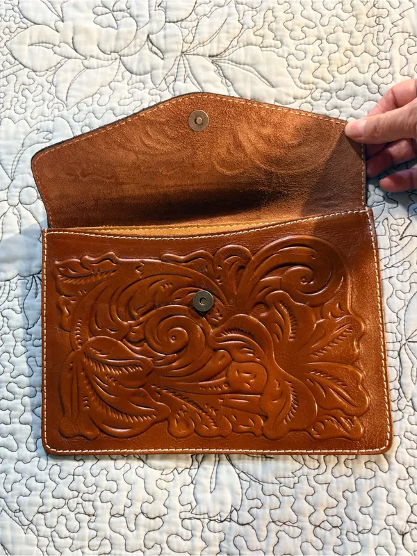 💥Patricia Nash Tooled Leather Tech Portfolio Envelope Clutch Brown💛 - Image 3