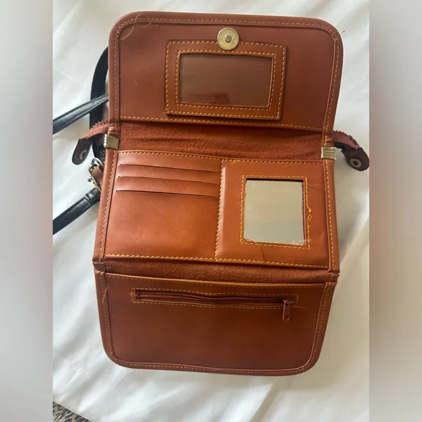 Vintage Dooney & Bourke Black & Brown Fold Over Leather Crossbody Shoulder Bag - Image 3