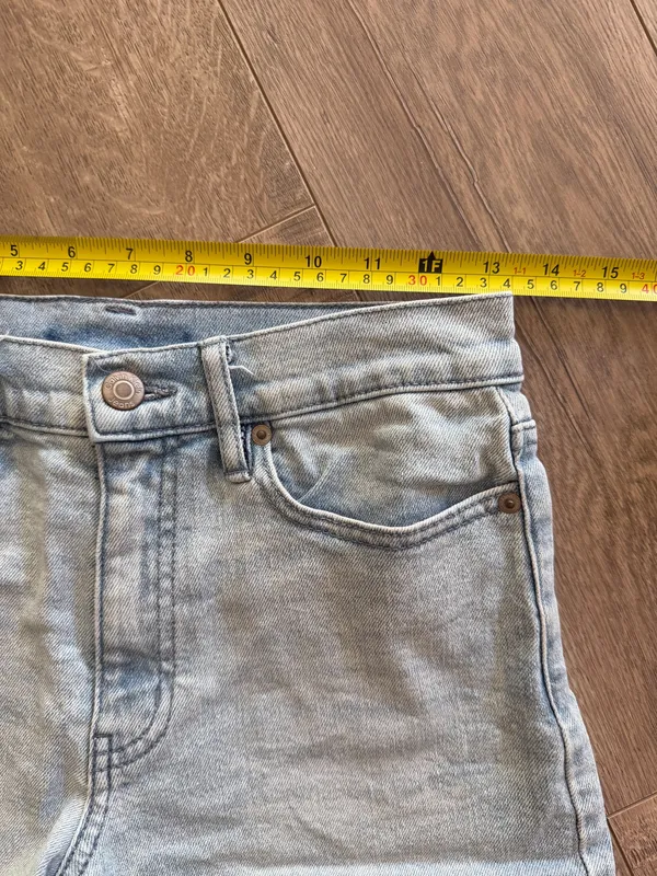 Calvin Klein Light wash high-waisted denim shorts - Image 5