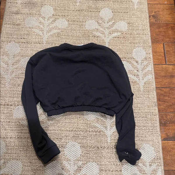 Gymshark Black Crop Top - Image 3