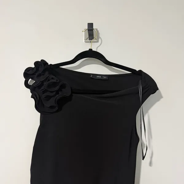 Mango asymmetric sleeveless maxi dress with statement shoulder black size M us 6 - Image 5