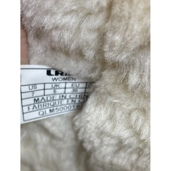 LAMO Womens brown 🤎 Suede Short Boots‎ Size 7 - Image 4