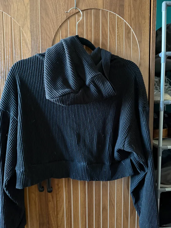 Alo Muse Yoga Hoodie - Image 4