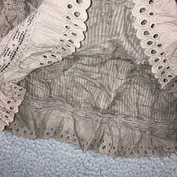 Tiered Ruffle Mini Skirt Women XS Taupe Brown Eyelet Lace Boho Coastal Fairy y2k - Image 9