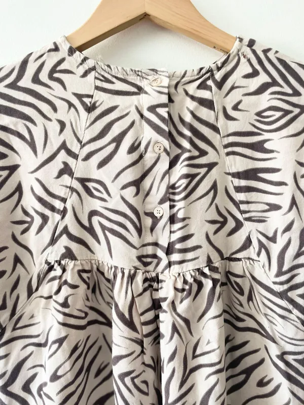 Jessica Simpson Women Short Sleeve Animal Print Blouse (Med) O216 - Image 7