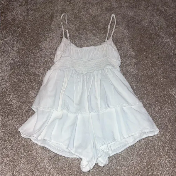 Le lis COLLECTION Romper With Adjustable Straps Size Small - Image 3