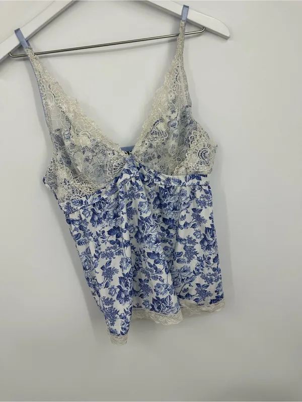 Laura Ashley Blue Floral Lace V Neck Camisole Top Size Large Fairy - Image 7