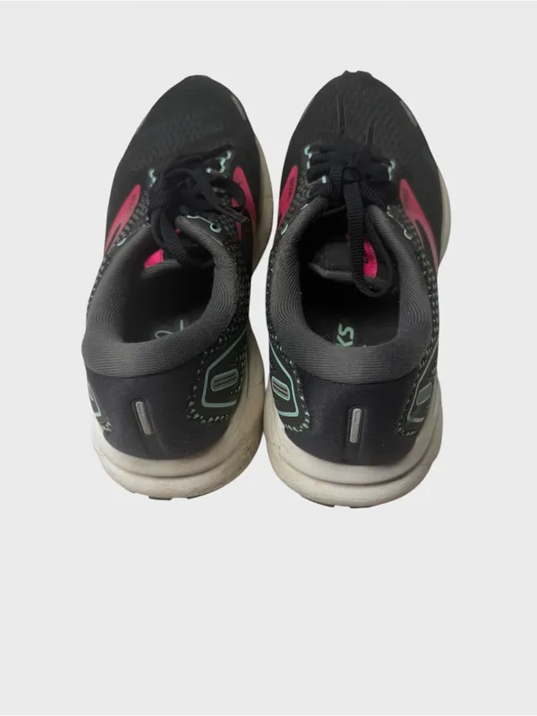 Brooks Women's Black Running Sneakers with Pink and Teal Accents - Image 8