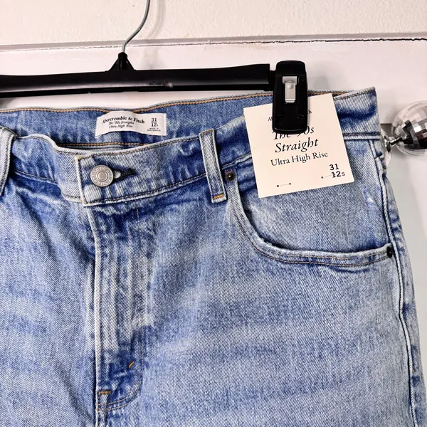 Abercrombie NEW 90s Straight Ultra High Rise Jeans - Image 4