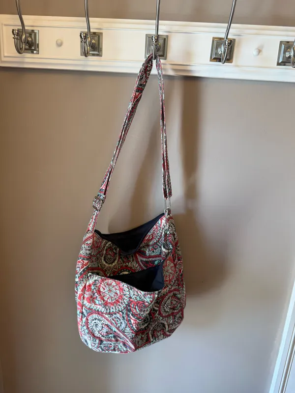 The Vera Bradley Multicolor Floral Paisley Quilted Shoulder Bag - Image 5