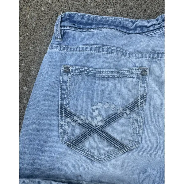 Madison Denim Women's Low Rise Flare Leg Distress SZ 7/8 Dark Stitch Embroidery‎ - Image 10