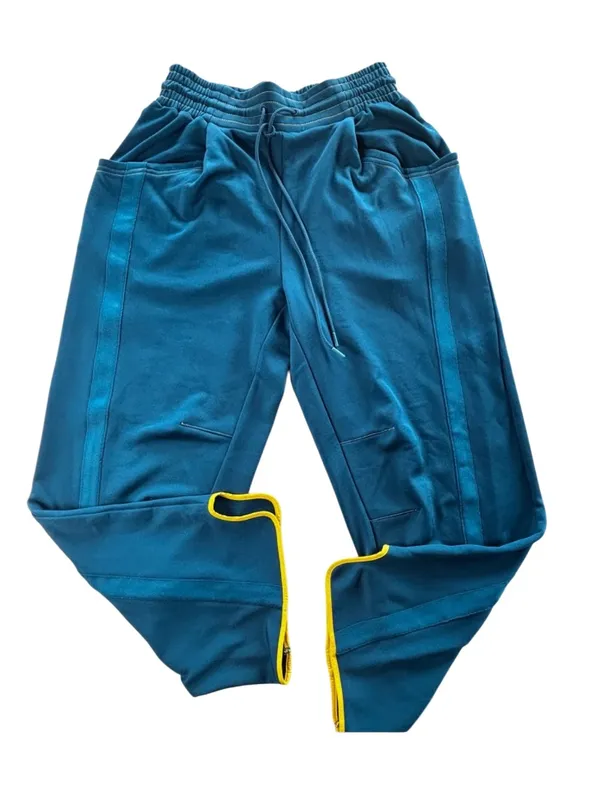 Free People Champ Is Here Knit
Pants Size Medium - Image 6